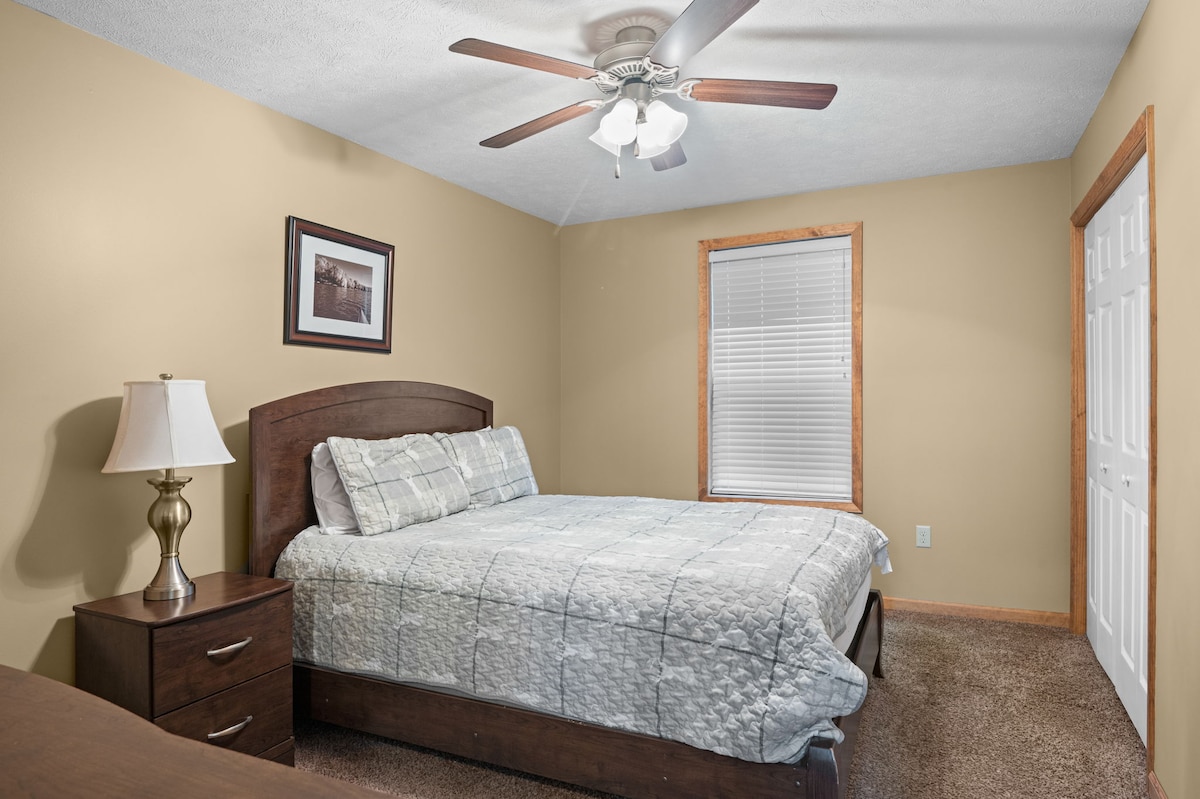 Bedroom 5 image 1
