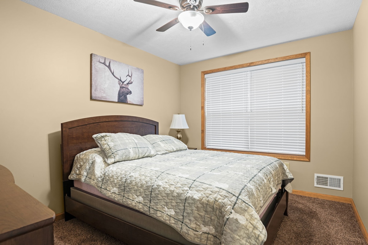 Bedroom 1 image 1