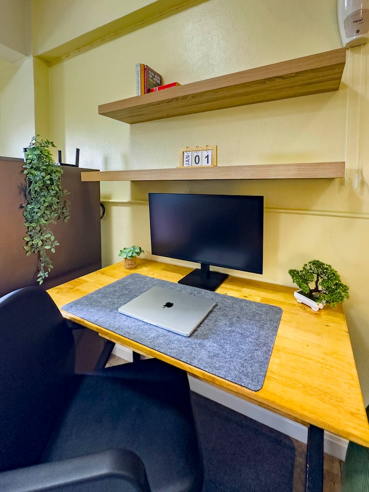 Workspace evidence from Cozy Leaf Studio | Green Oasis with Workstation