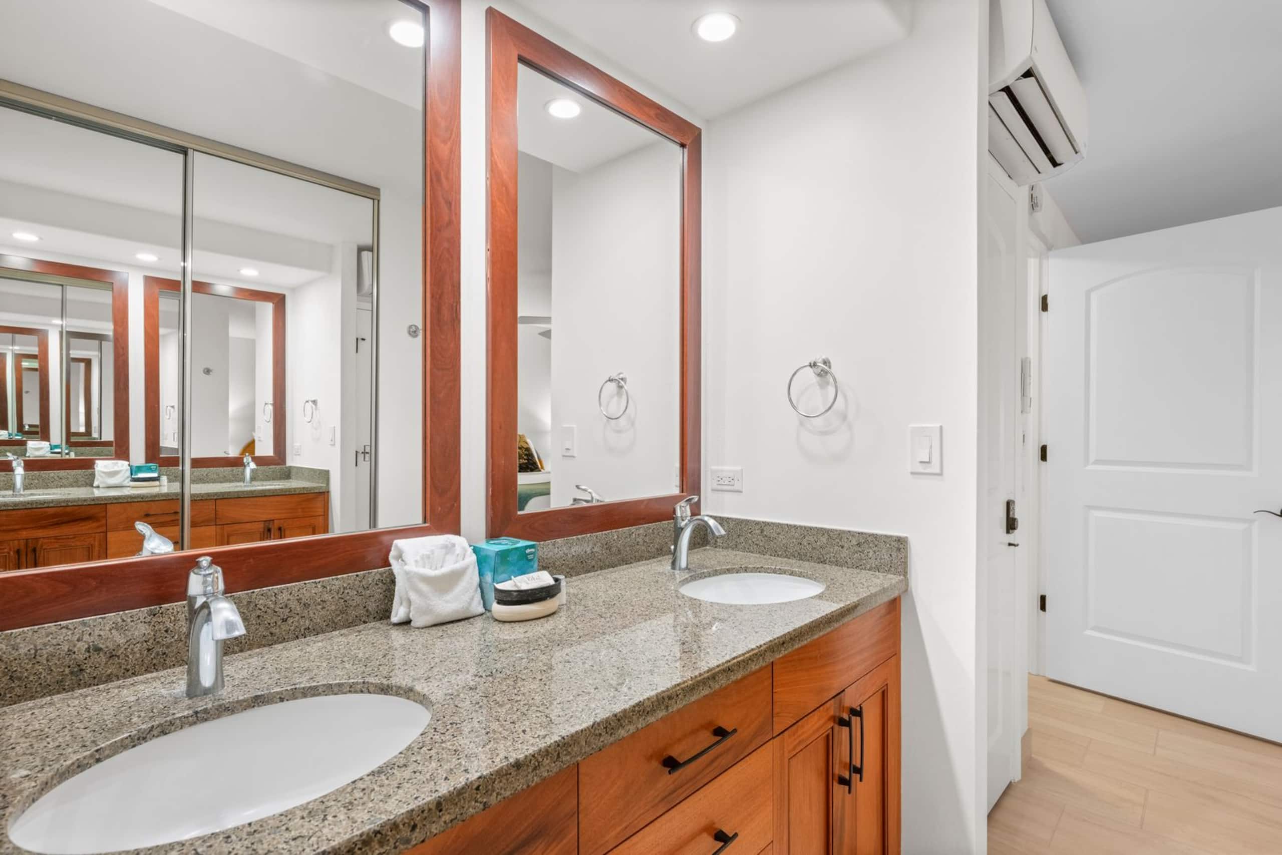 Condo in Lahaina · ★5.0 · 2 bedrooms · 2 beds · 2 baths - Image 18