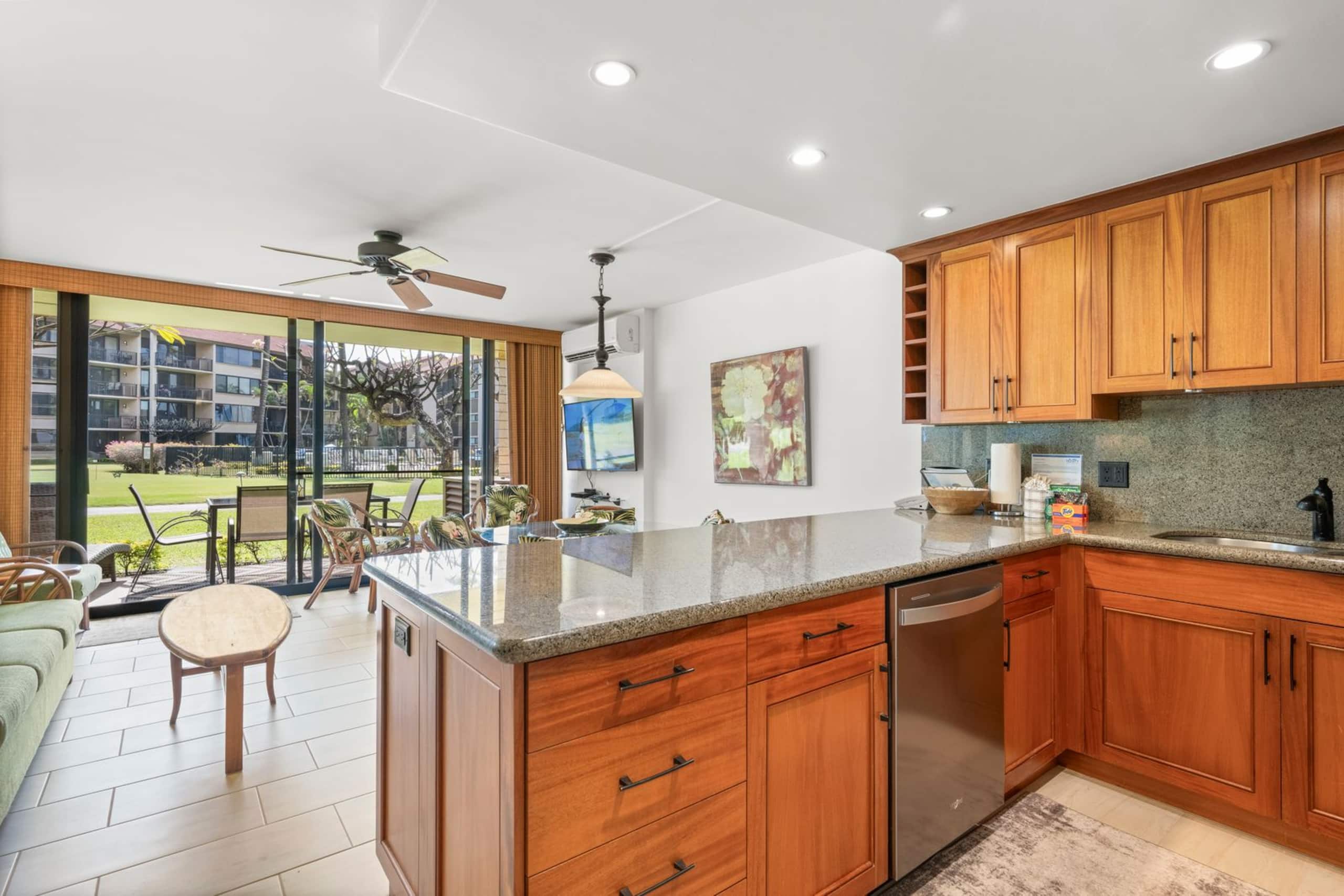 Condo in Lahaina · ★5.0 · 2 bedrooms · 2 beds · 2 baths - Image 7