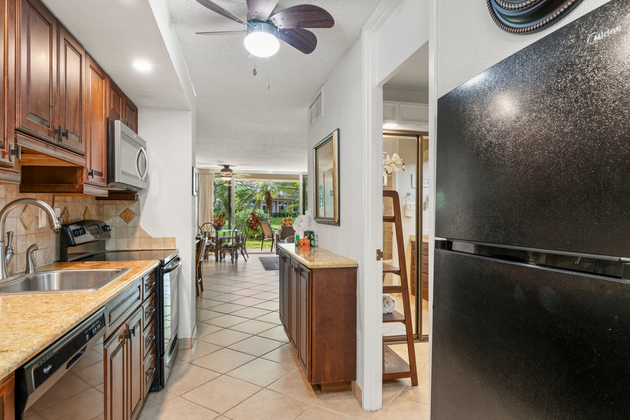 Condo in Lahaina · ★4.8 · Studio · 2 beds · 1 shared bath - Image 6