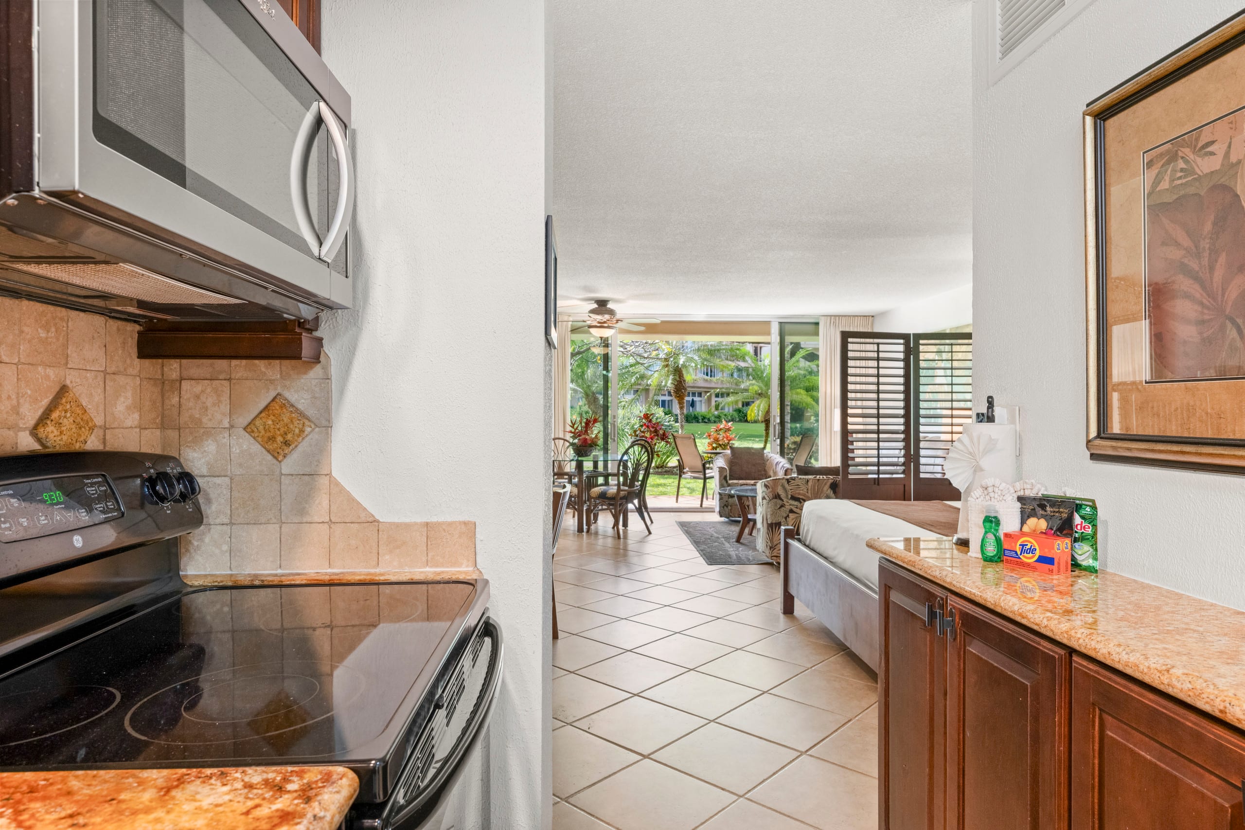 Condo in Lahaina · ★4.8 · Studio · 2 beds · 1 shared bath - Image 9