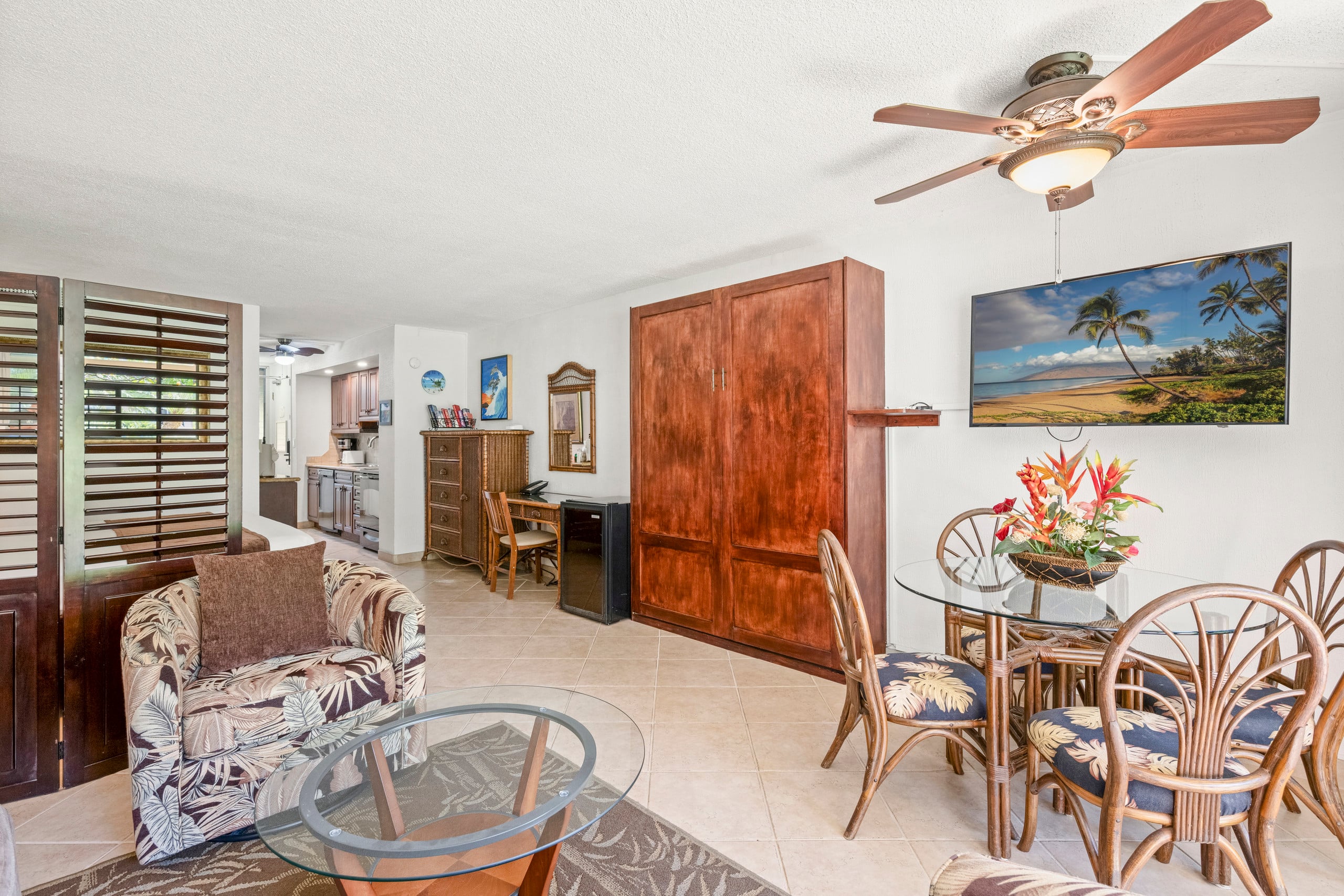 Condo in Lahaina · ★4.8 · Studio · 2 beds · 1 shared bath - Image 2