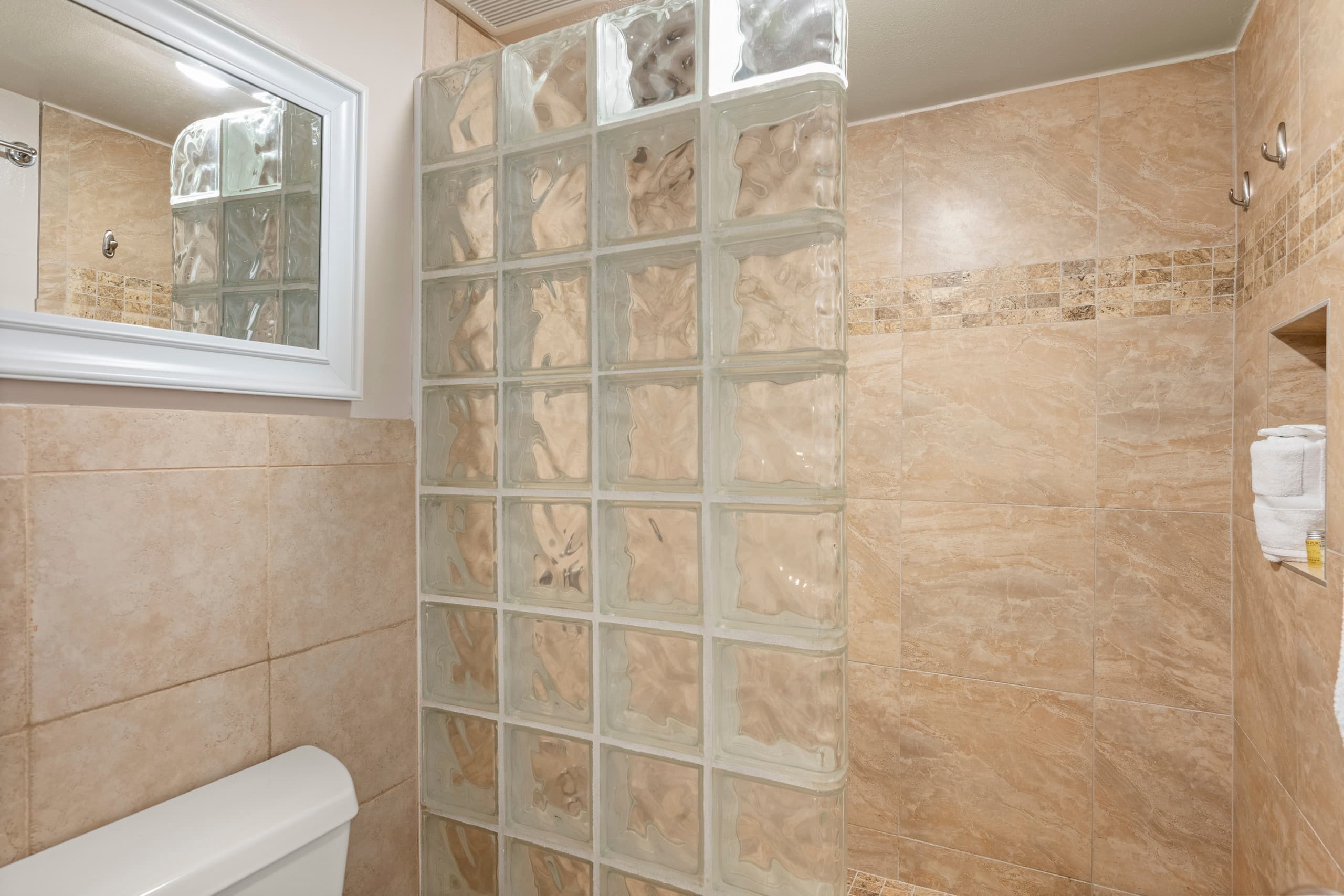 Condo in Lahaina · ★4.8 · Studio · 2 beds · 1 shared bath - Image 21