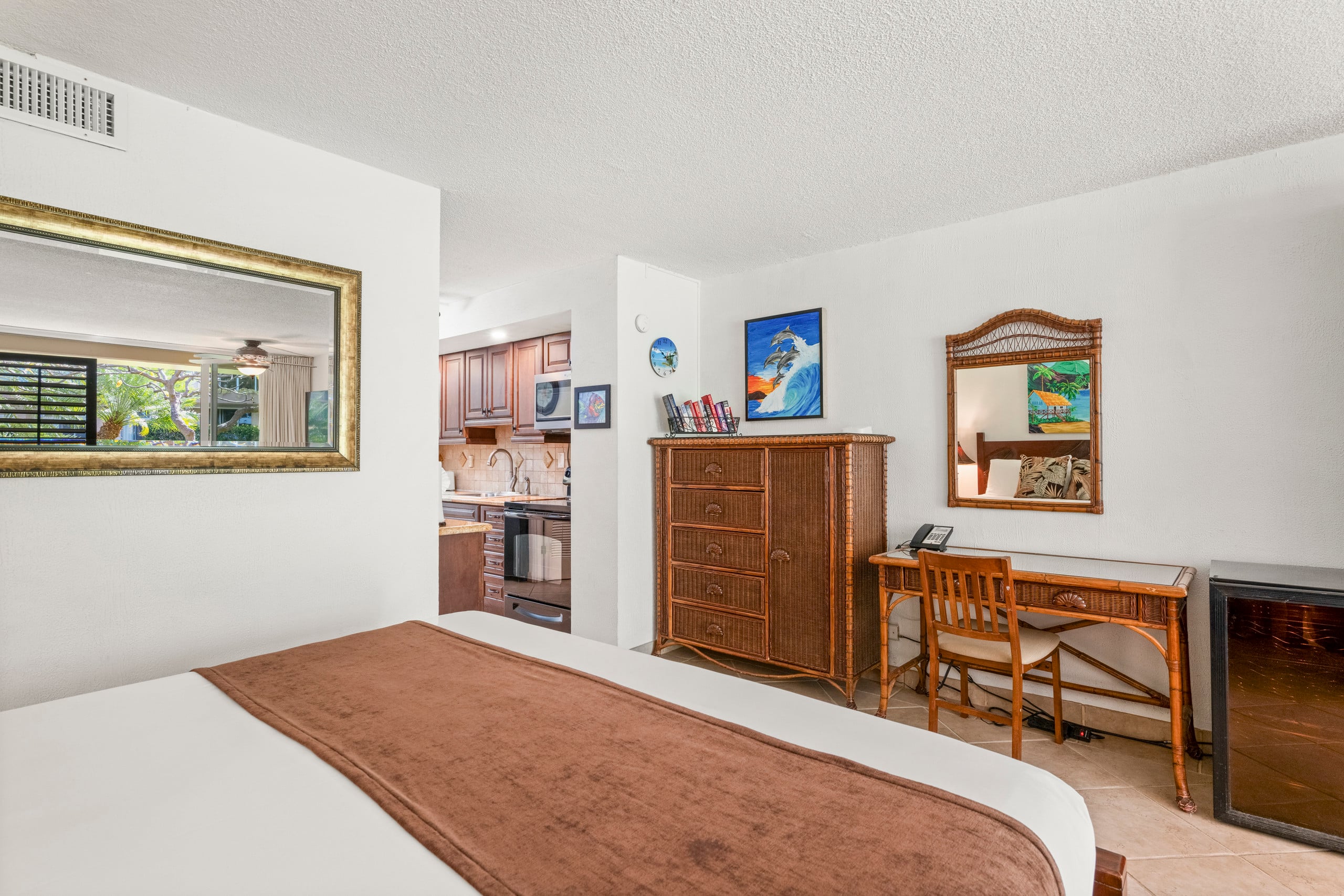 Condo in Lahaina · ★4.8 · Studio · 2 beds · 1 shared bath - Image 13