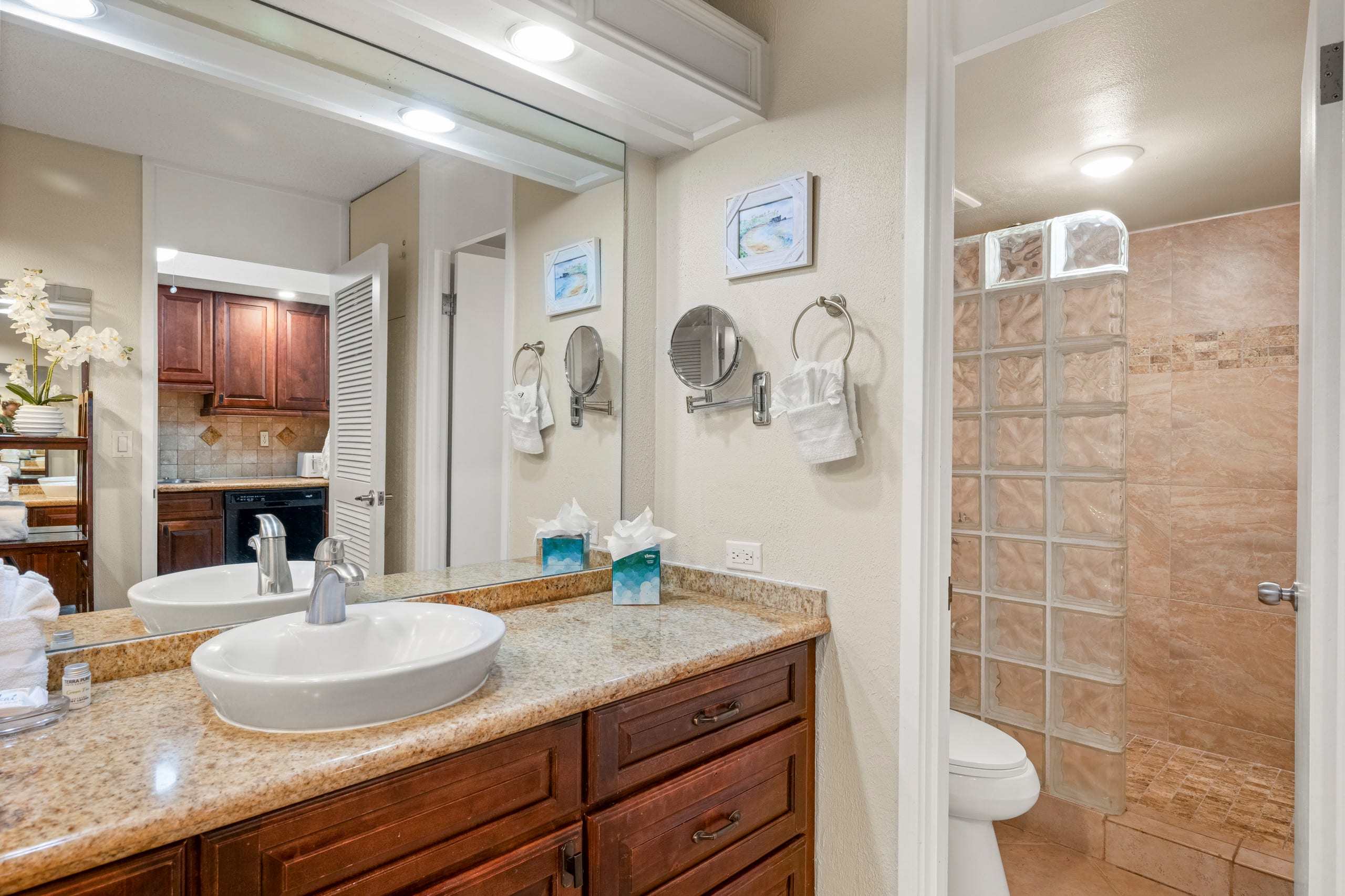 Condo in Lahaina · ★4.8 · Studio · 2 beds · 1 shared bath - Image 19