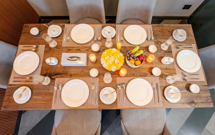 Dining area image 1