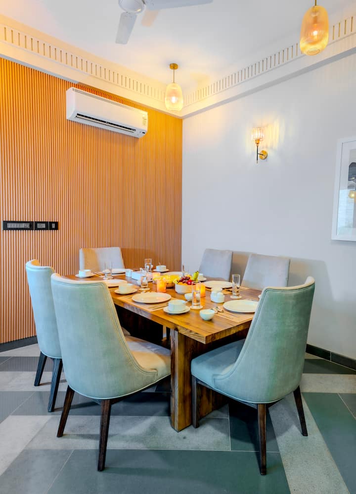 Dining area image 3