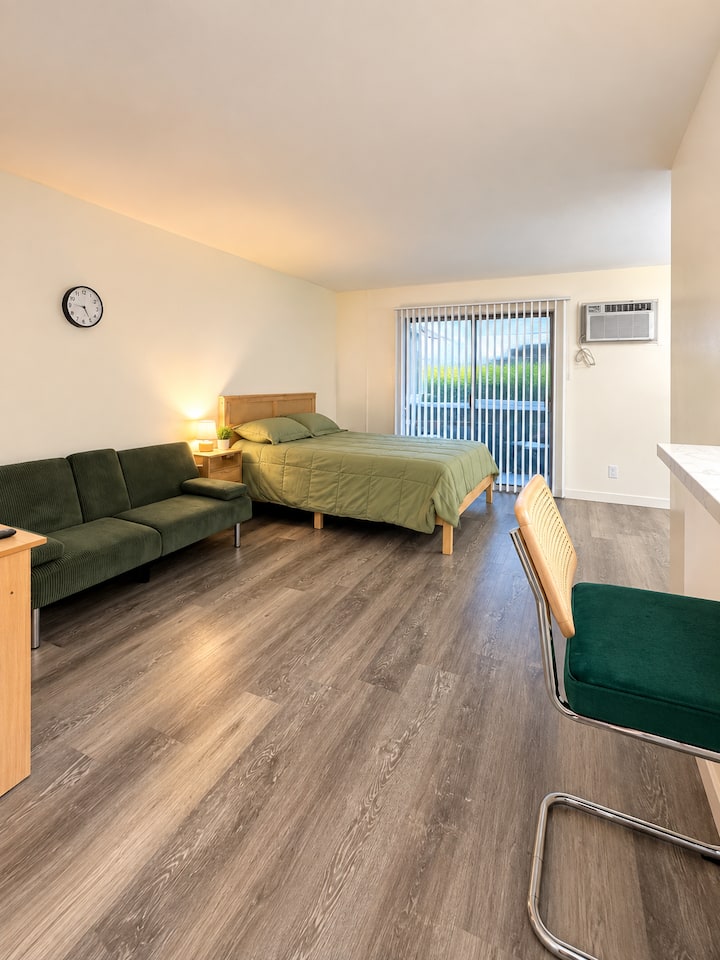 Cozy Koreatown Studio - Los Angeles