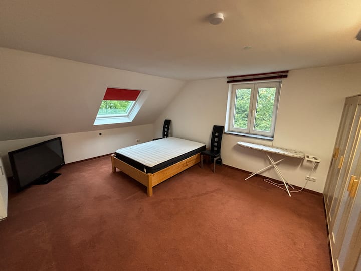 2-zimmer-wohnung, Dachgeschoss, 2min Zur S-bahn - Munich