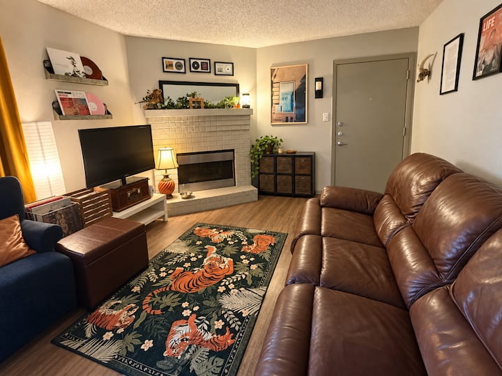 Dog-friendly + Pool + Fenced Yard - Austin, TX