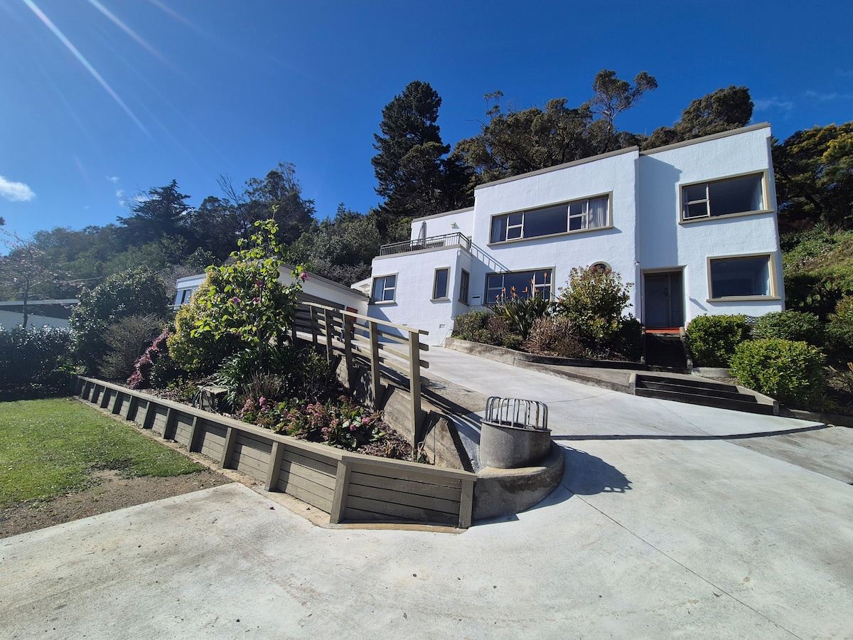 Deco Log In The White House. Deco Apartment. - Flats for Rent in Whanganui ...
