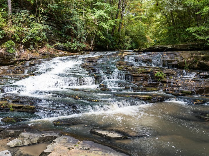 Private Waterfalls, 8 Br W/ Hot Tub On 4.8 Acres - Georgia, GA