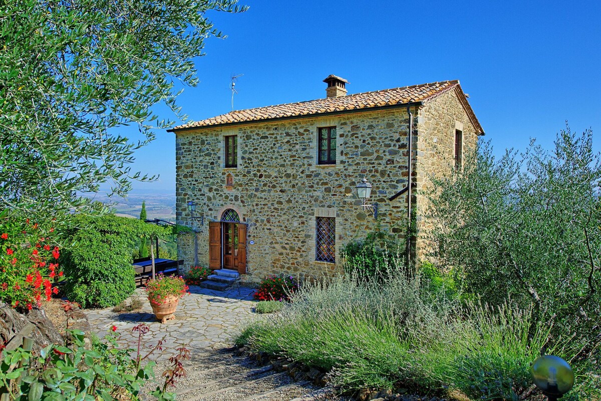 Podere Montalcino — view 2