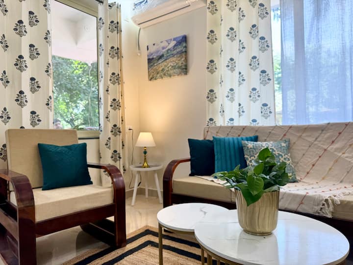 Living room image 12