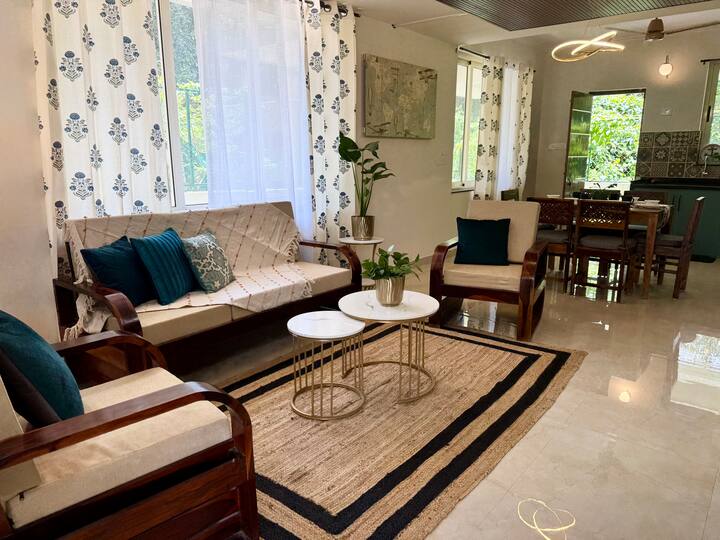 Living room image 5