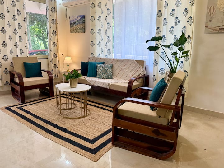 Living room image 8