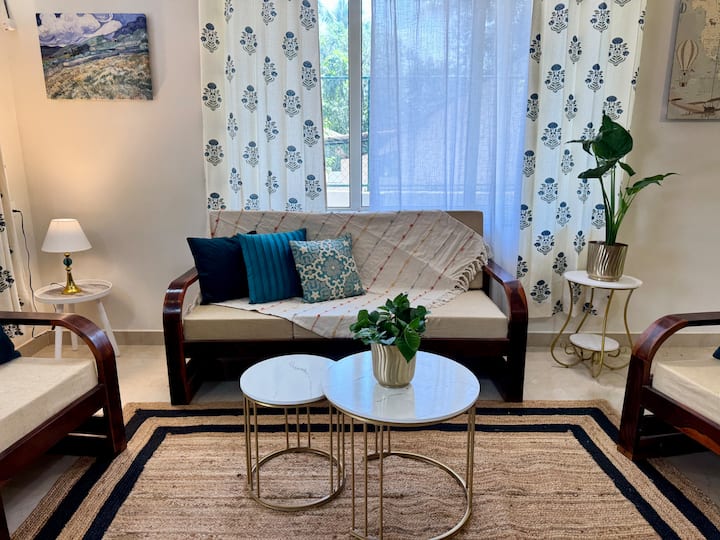 Living room image 6