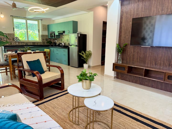 Living room image 10