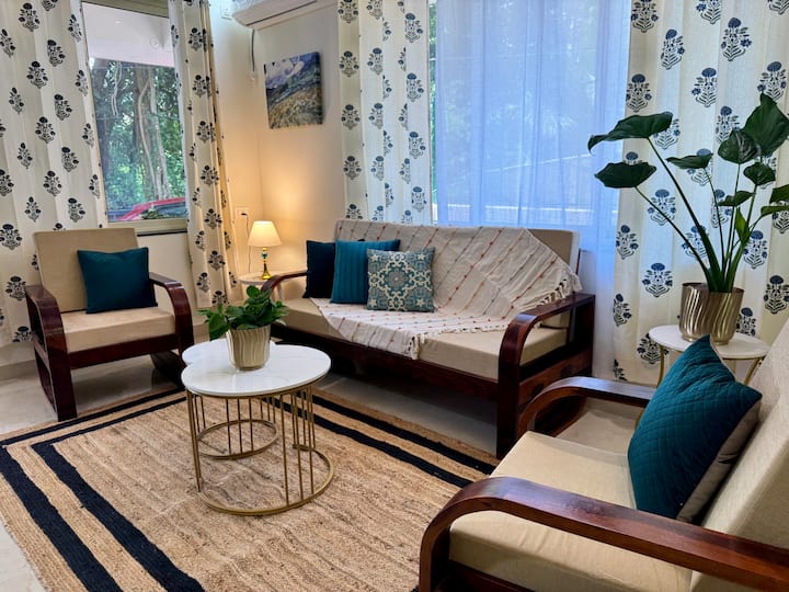 Living room image 9
