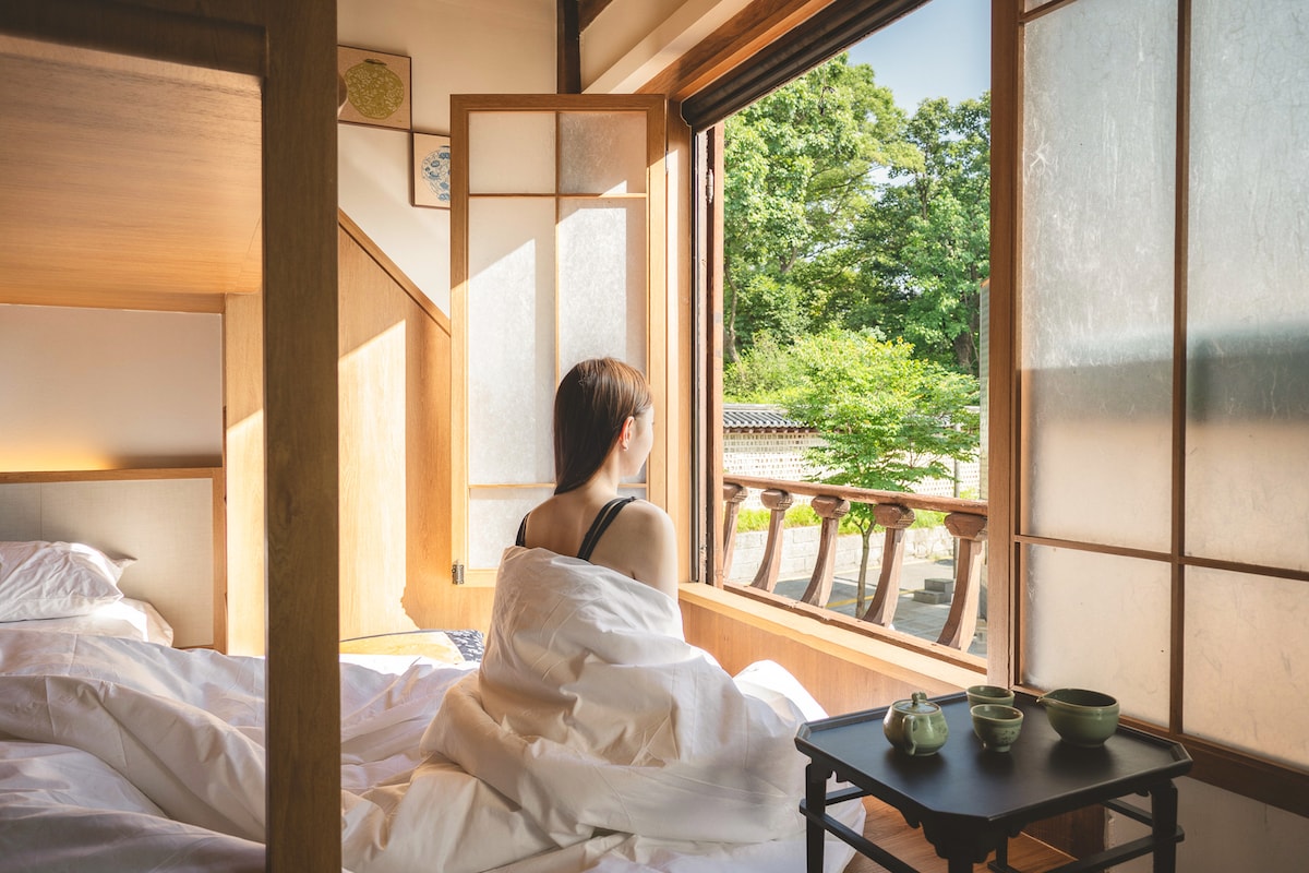[NEW] Seosunra-gil | Hanok with a view of Jongmyo's stone wall | 6 ...