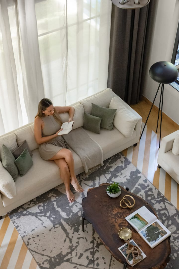 Living room image 7