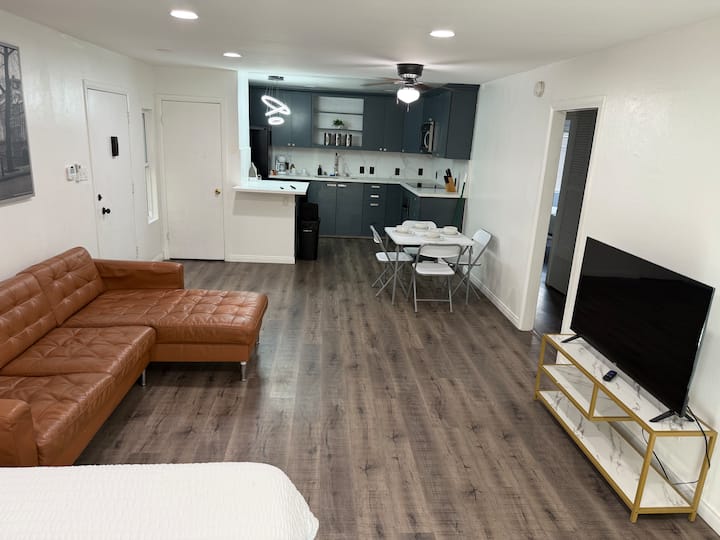 2x2 7 Min To Universal Studios - Burbank, CA