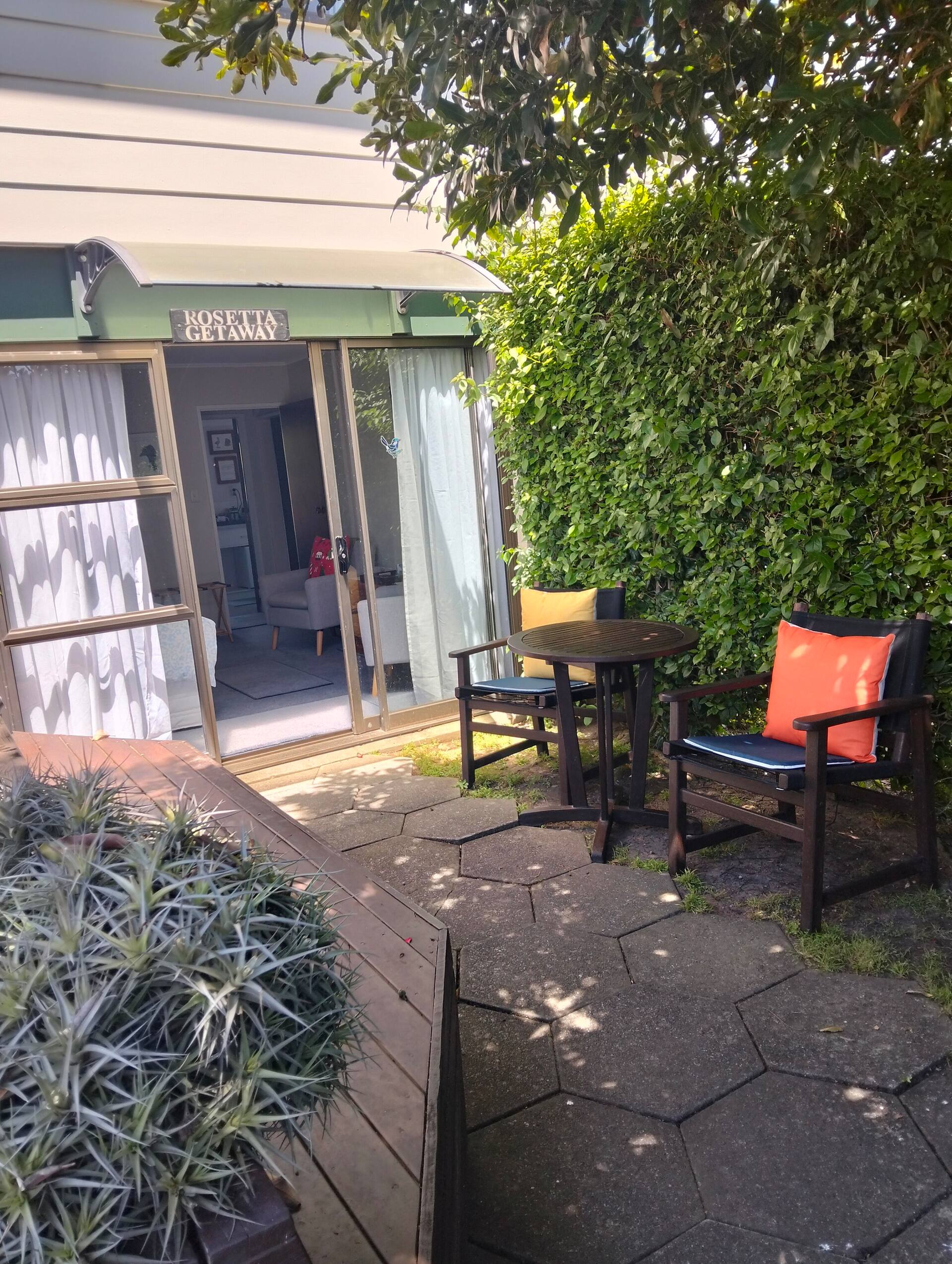 Rosetta Getaway of Raumati — photo 3