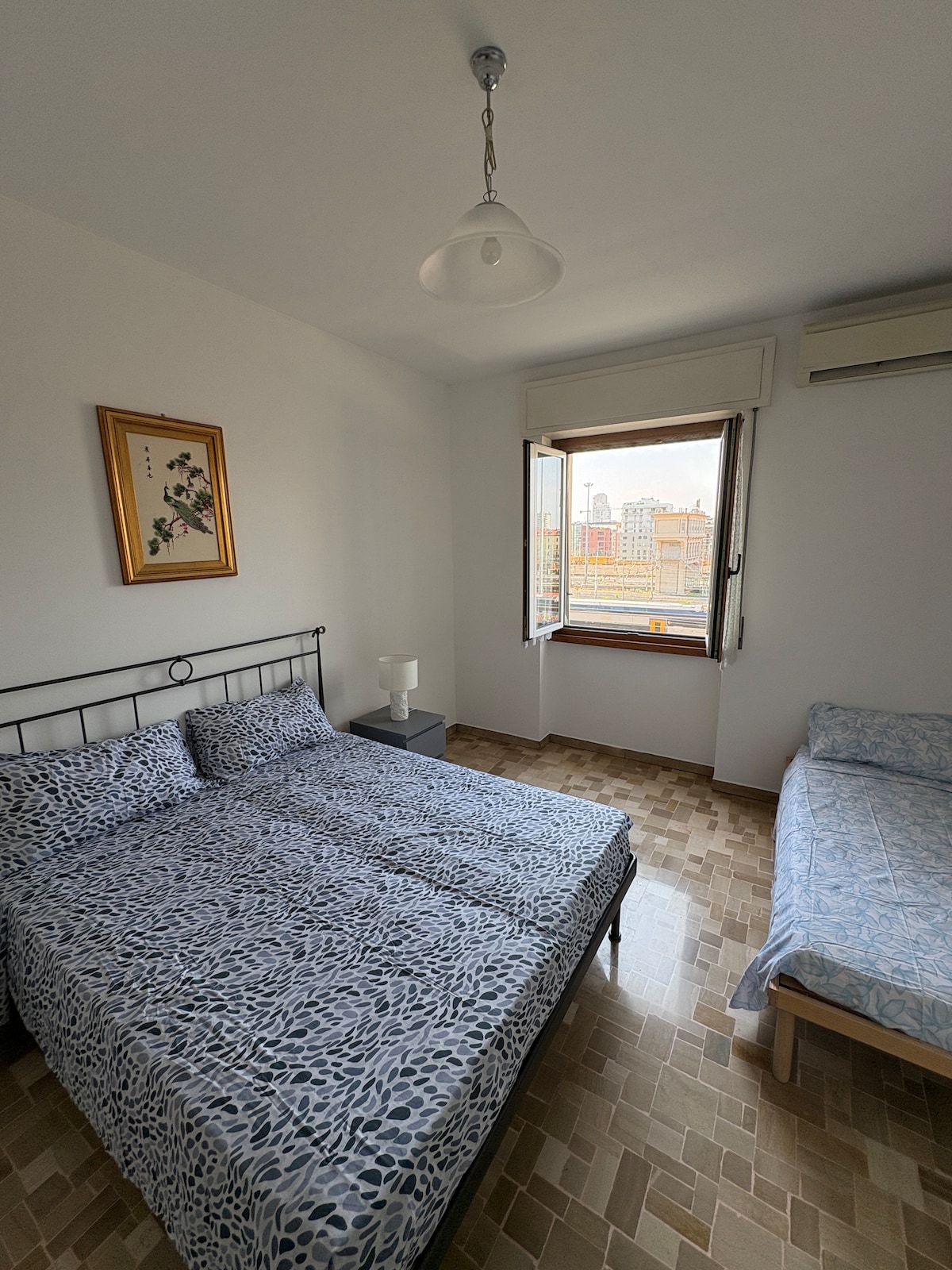 Room in Milan in the city center