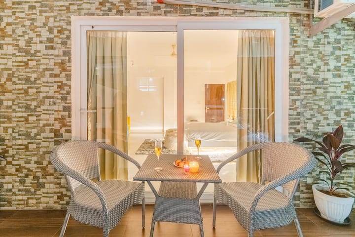 Dining area image 1