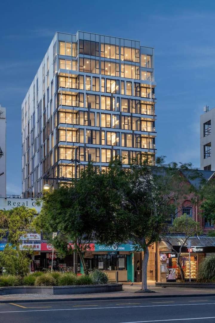 Modern Inner City Building Inner City Retreat with indoor pool, sauna and gym - Apartments for ...