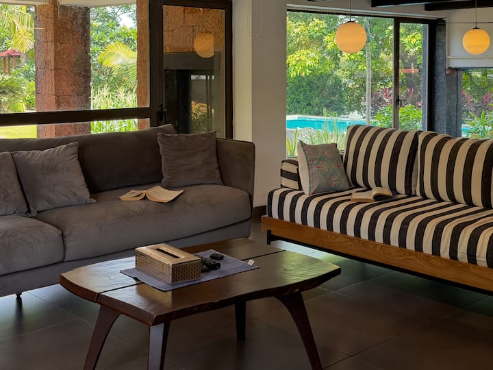 Living room image 3