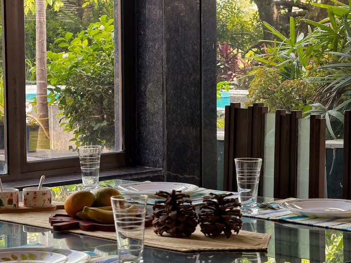 Dining area image 1