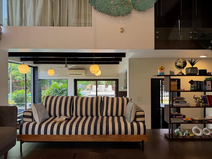 Living room image 2