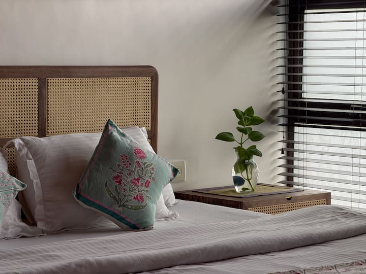 Bedroom 1 image 3