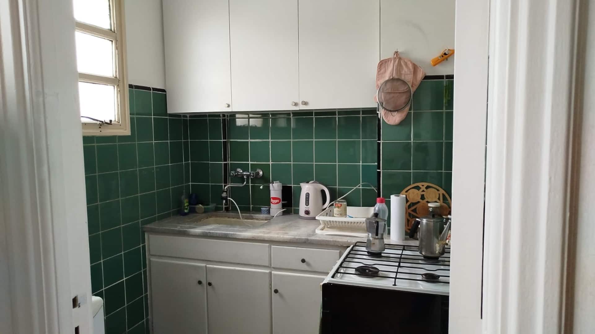 Departamento con balcón y parquet