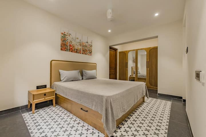 Bedroom 1 image 3