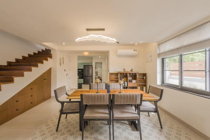 Dining area image 3