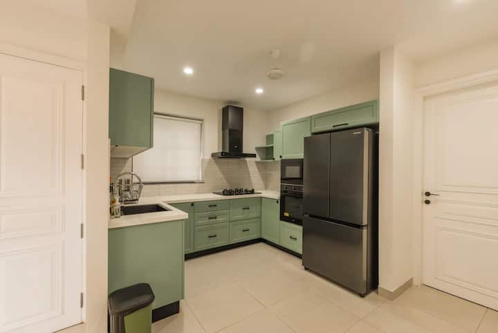Full kitchen image 1