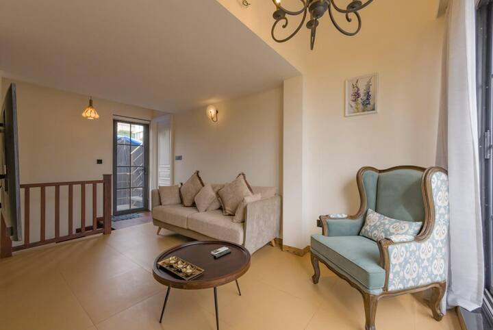 Living room image 3