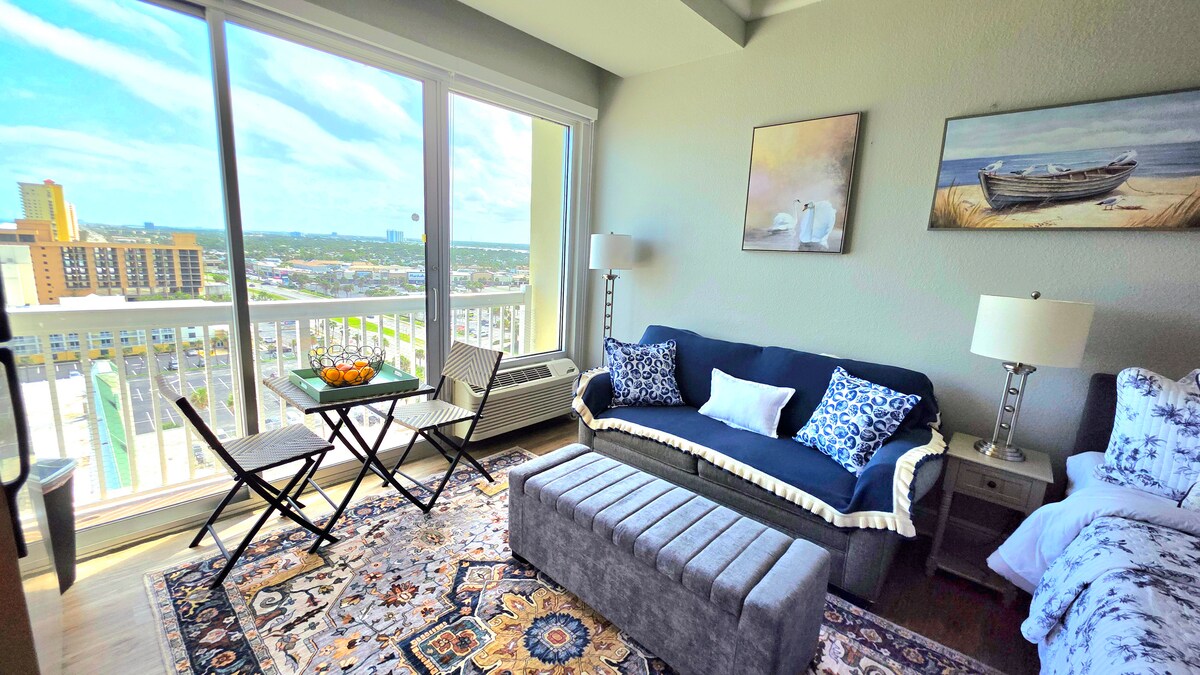 14th Floor •Ocean & City Views •Steps to the Beach