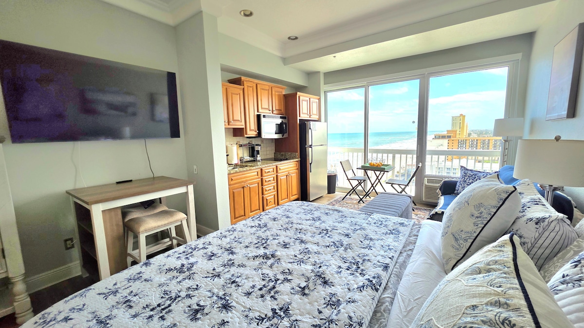 14th Floor •Ocean & City Views •Steps to the Beach