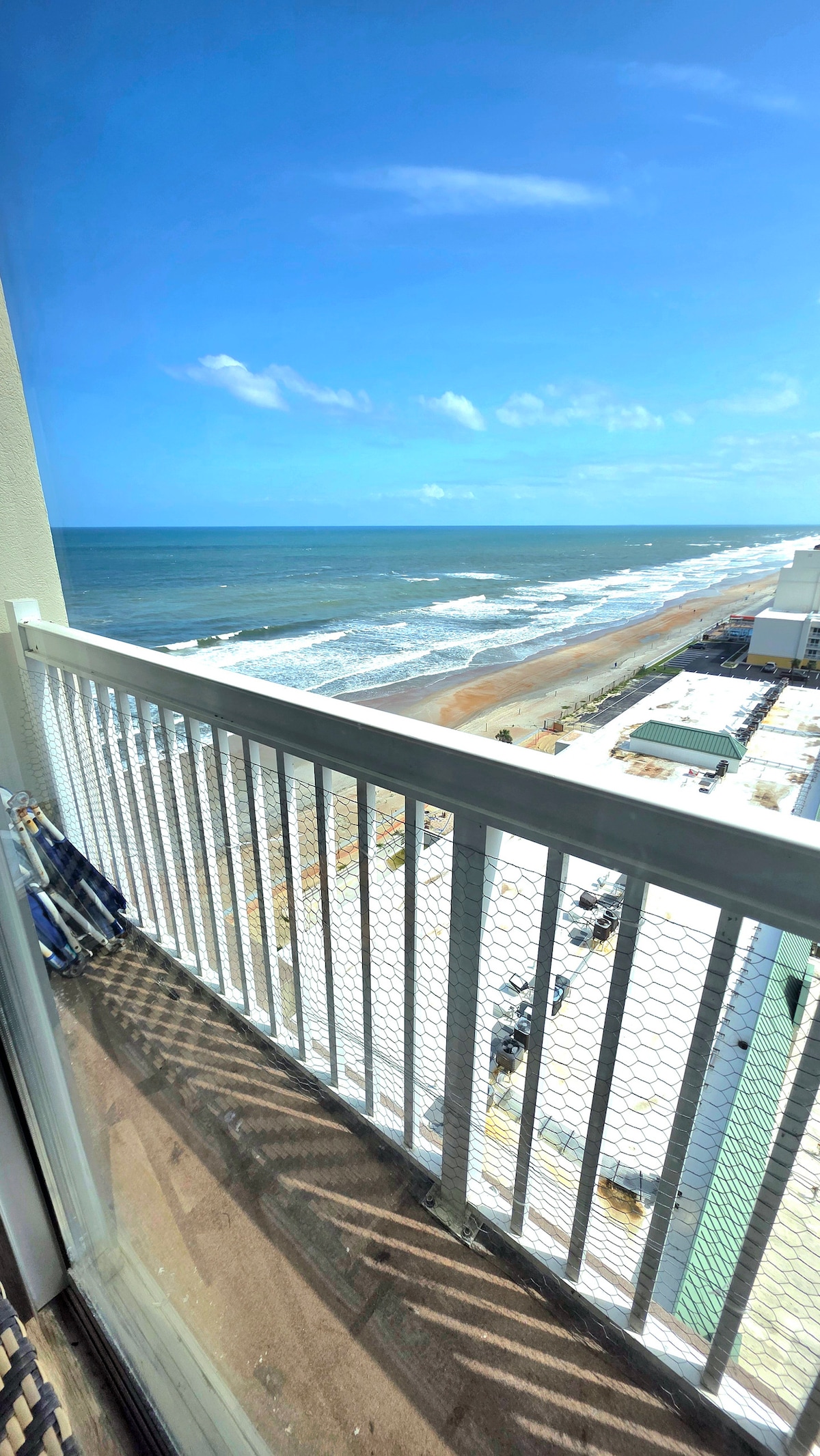 14th Floor •Ocean & City Views •Steps to the Beach