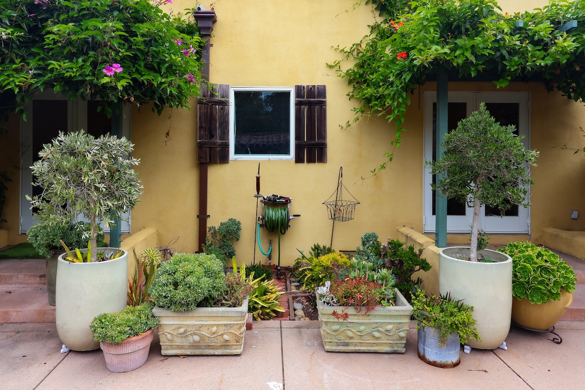 Burlingame Retreat | Entertain & Unwind