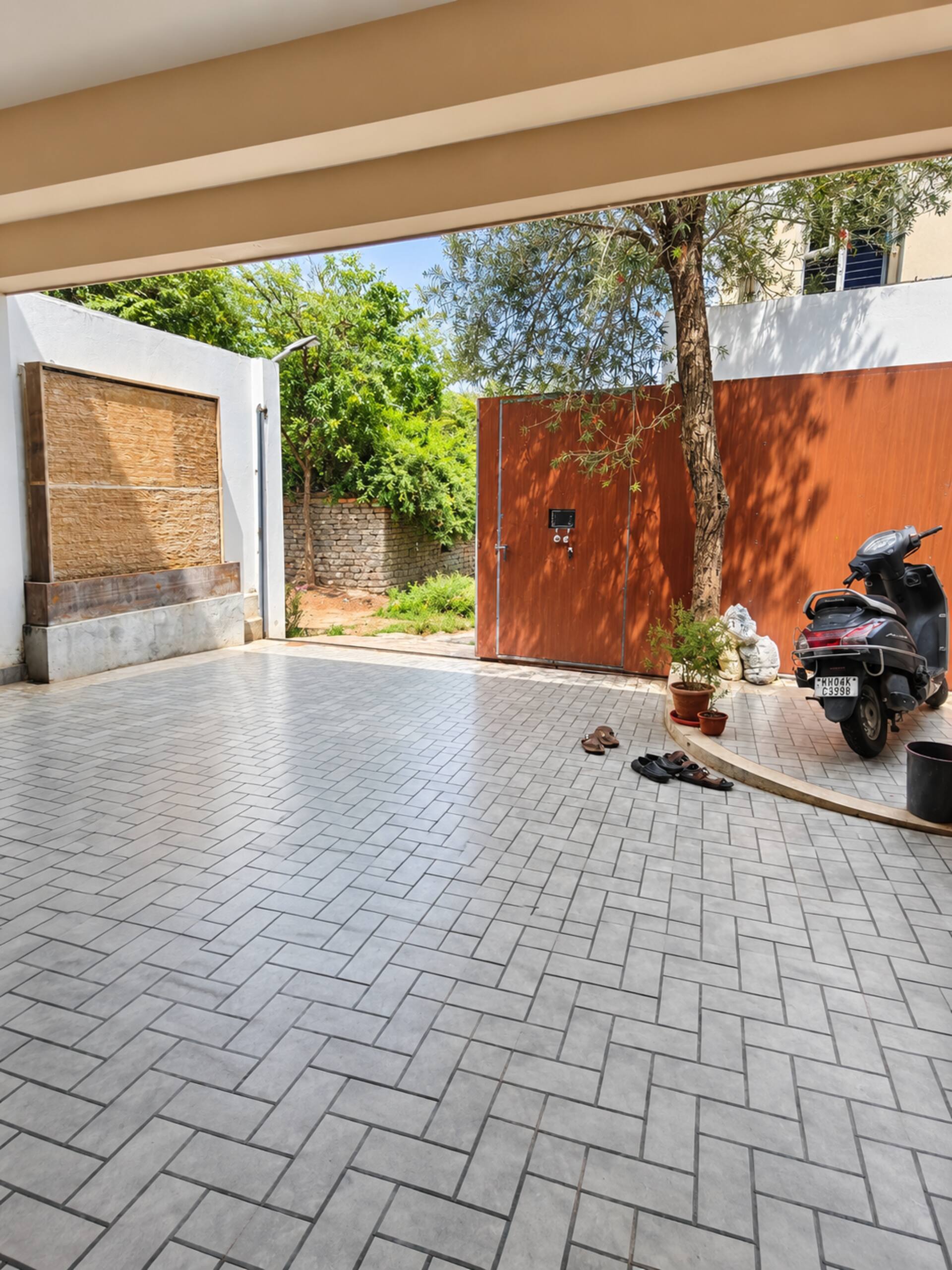 Exterior image 5