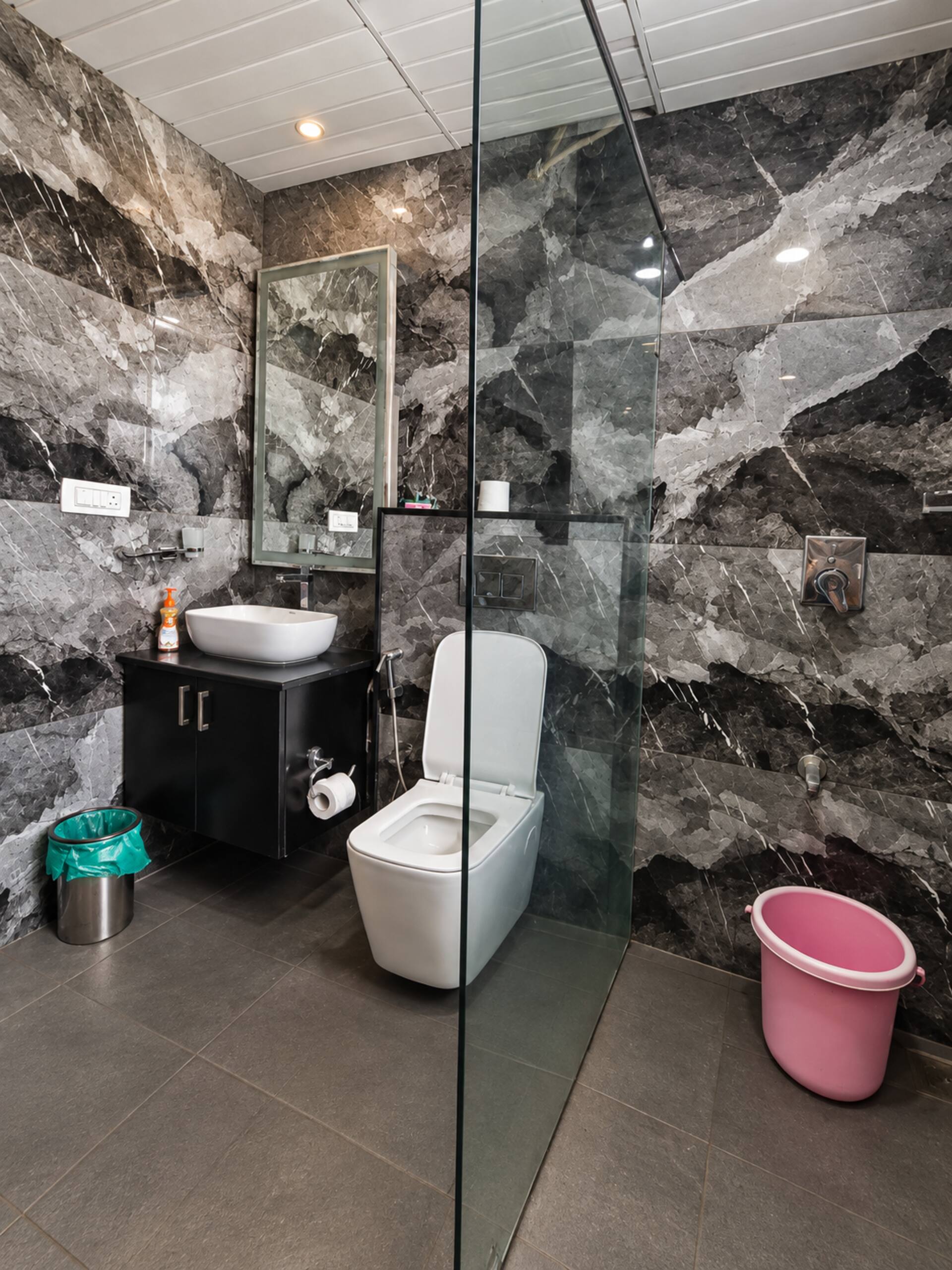 Full bathroom 5 image 3