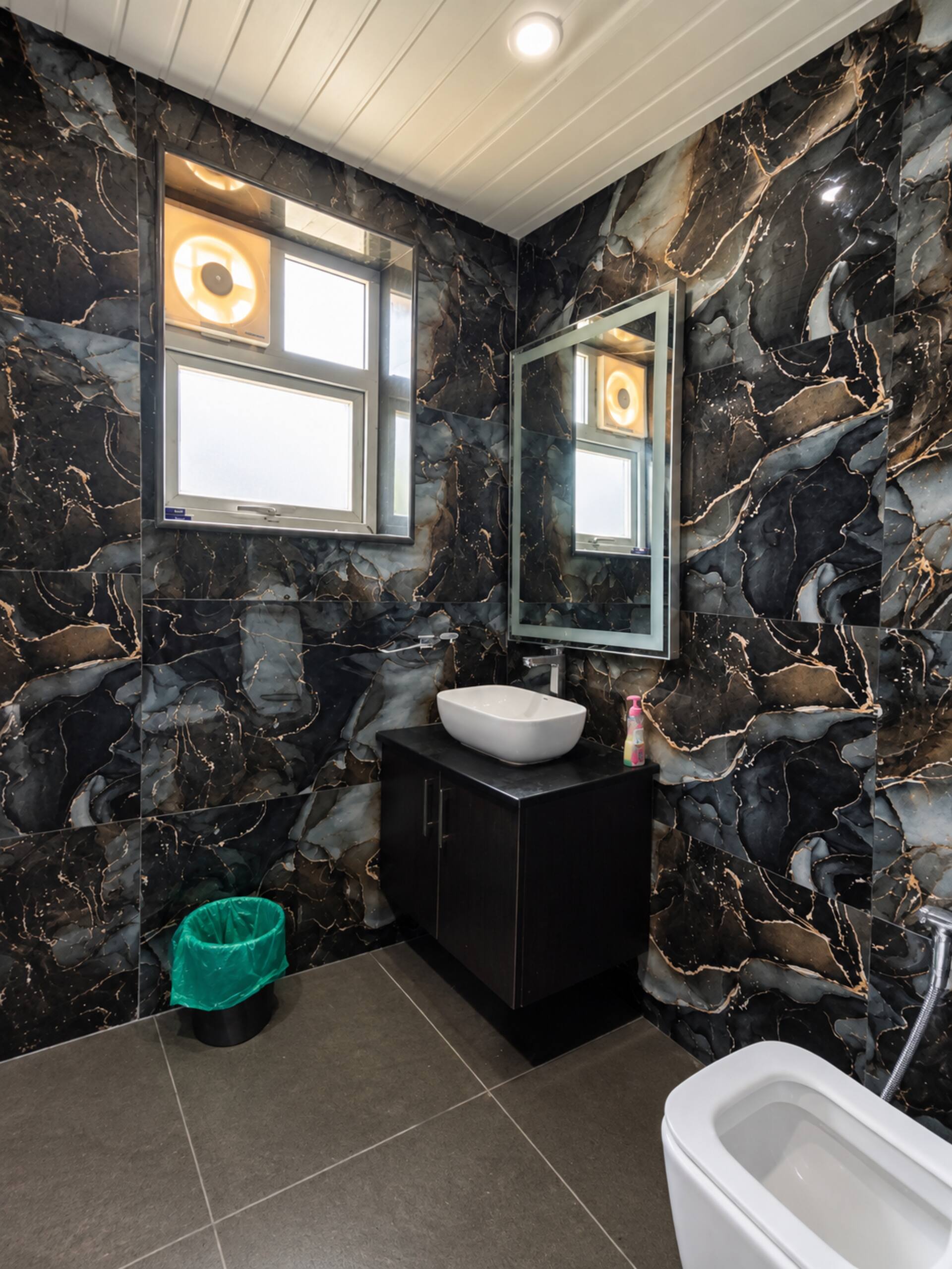 Full bathroom 6 image 1