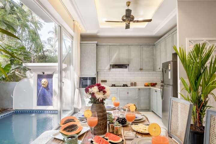Dining area image 1