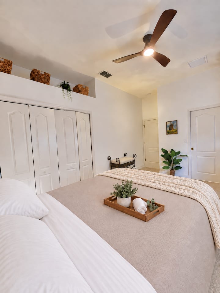 2bd/2ba Designer Suite - Fort Myers, FL